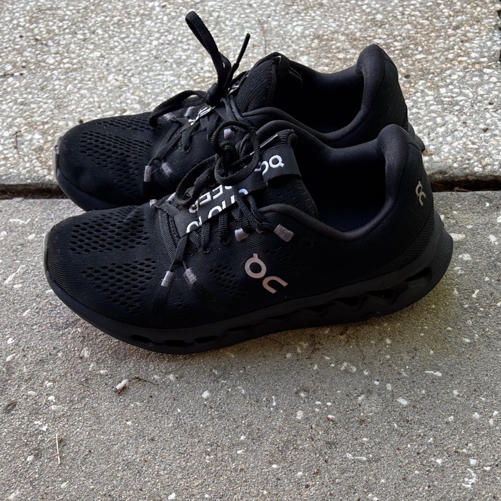 On Cloud womens Black Running Shoes